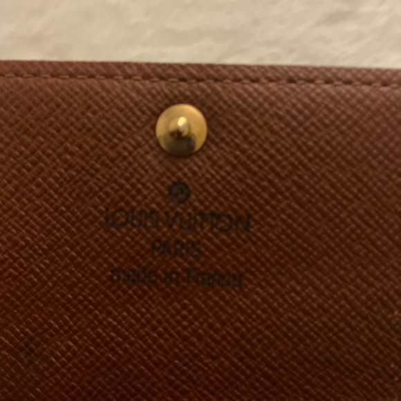 Louis Vuitton Monogram Multicle 6 Key Case - Picture 5 of 9